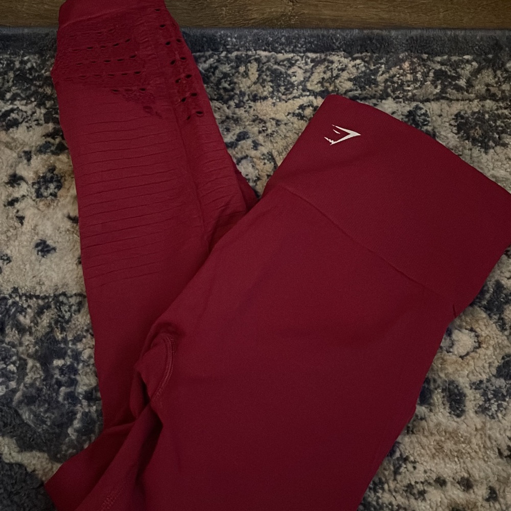 Gymshark leggings in red wine color